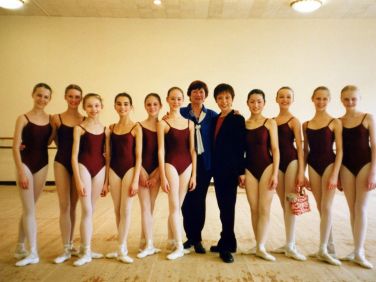 国立モスクワバレエアカデミーのカレンチェンコの女子クラス