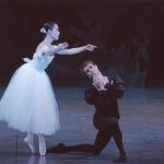 ジゼルに許しを求めるアルブレヒト