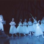 精霊になってしまったジゼルとウィリーの長ミルタ