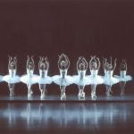 湖のシーンの全景