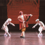 カタラピュト(司祭)と小姓