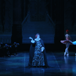 カラボスを囲む館の人々