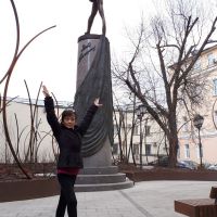 2019年4月 モスクワ
プリセツカヤの銅像の前でポーズ